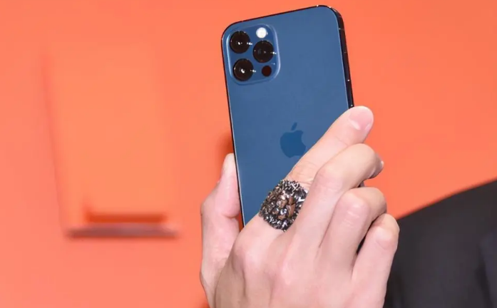 延津苹果手机维修分享iPhone12系列重启方法教程 
